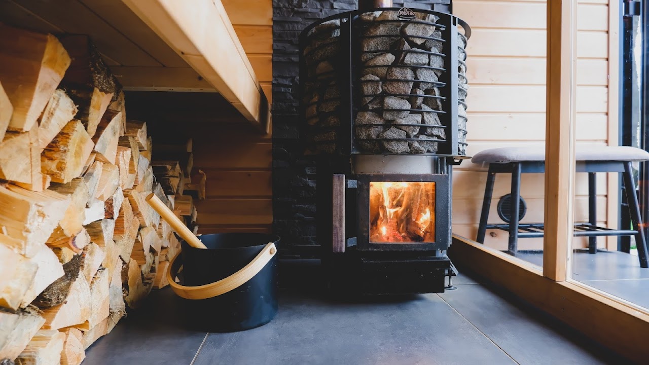 Forest Sauna Bratislava | Wellness & Hot Tub in Nature | Pixxla