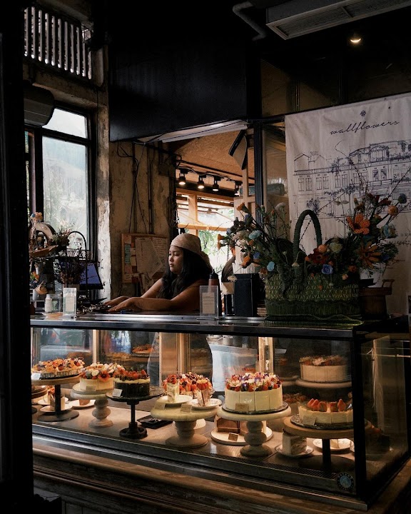 Wallflowers Café, Restaurant & Bar