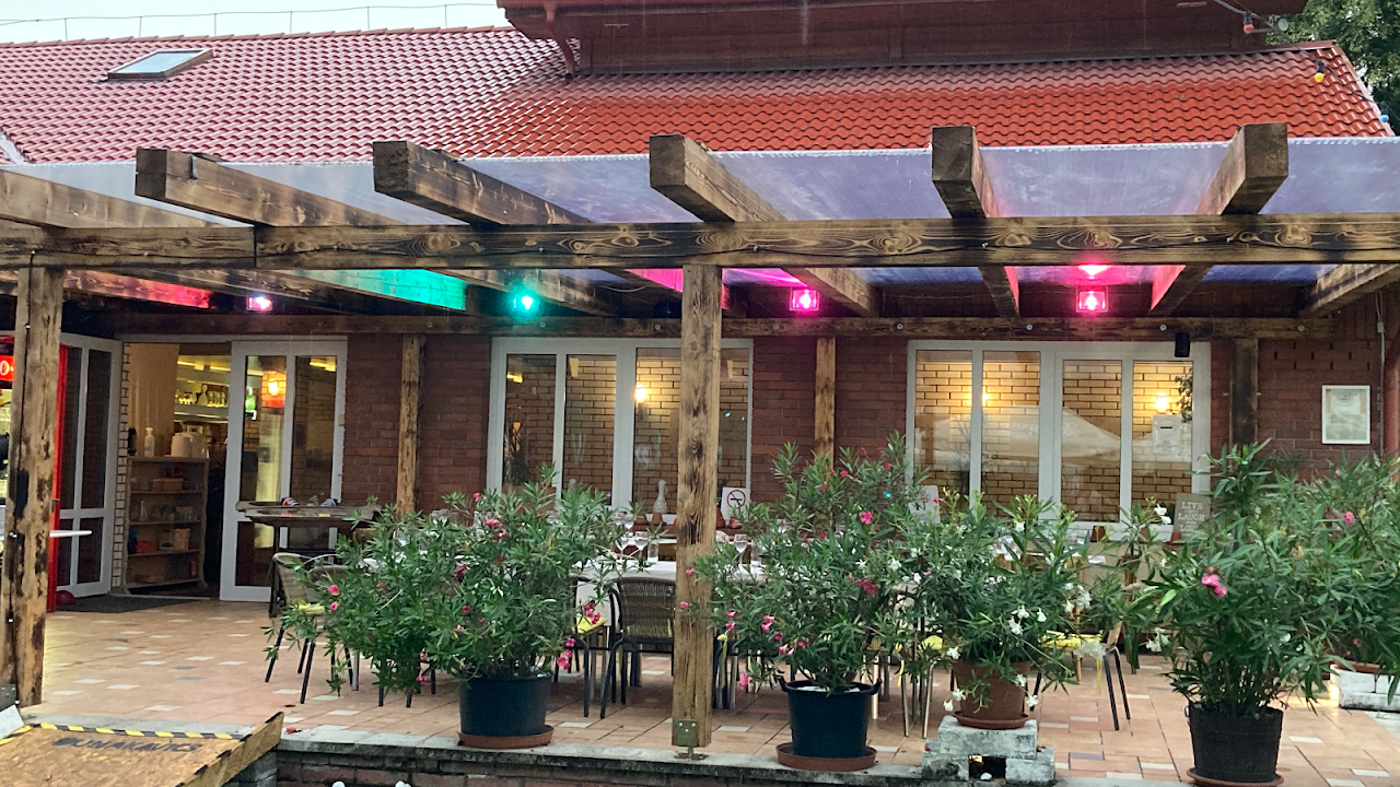 Dunakavics Restaurant & Bowling Club