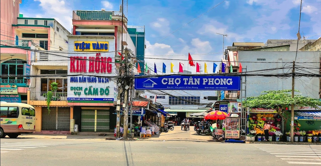 Tân Phong Market