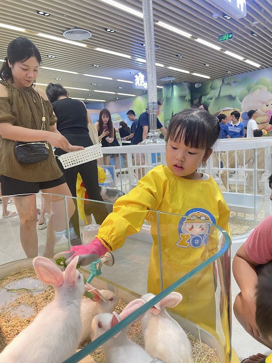 Vườn thú Chú Voi Con Vincom Royal City