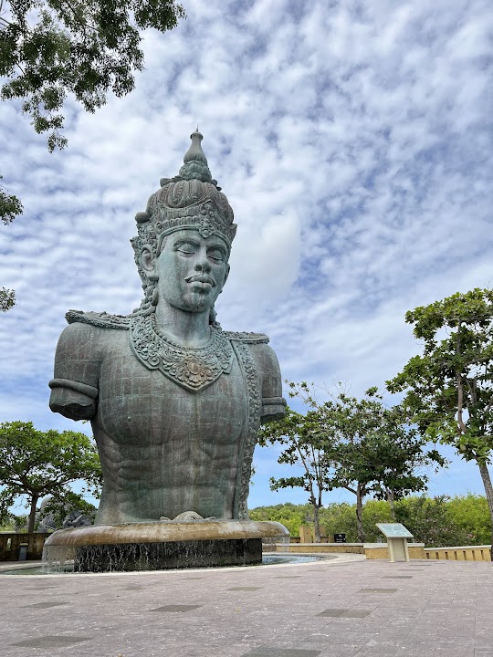 Patung Garuda Wisnu Kencana — Bali experience