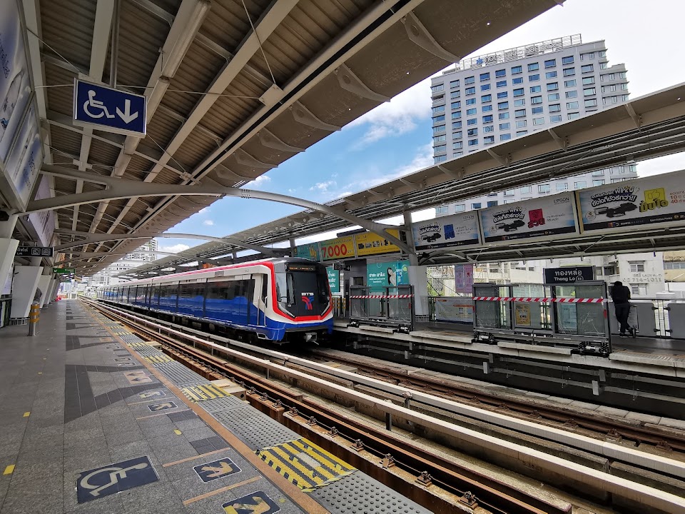 BTS Thong Lor Station