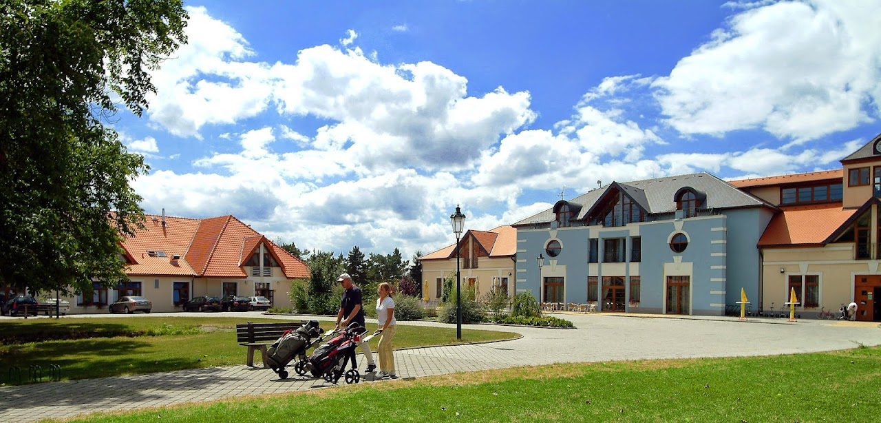 Resort Darovanský dvůr