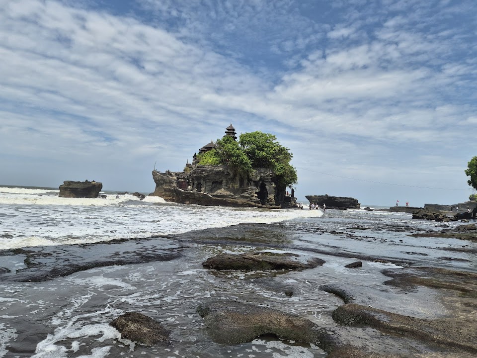 Tanah Lot Temple Square