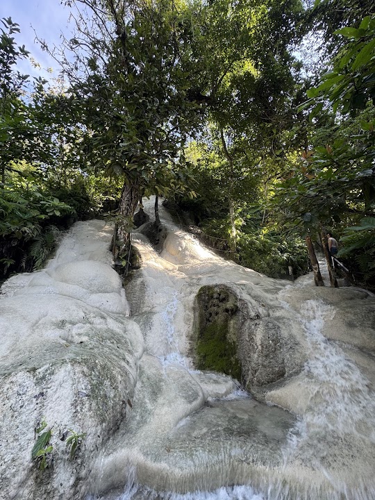 Buatong Waterfall