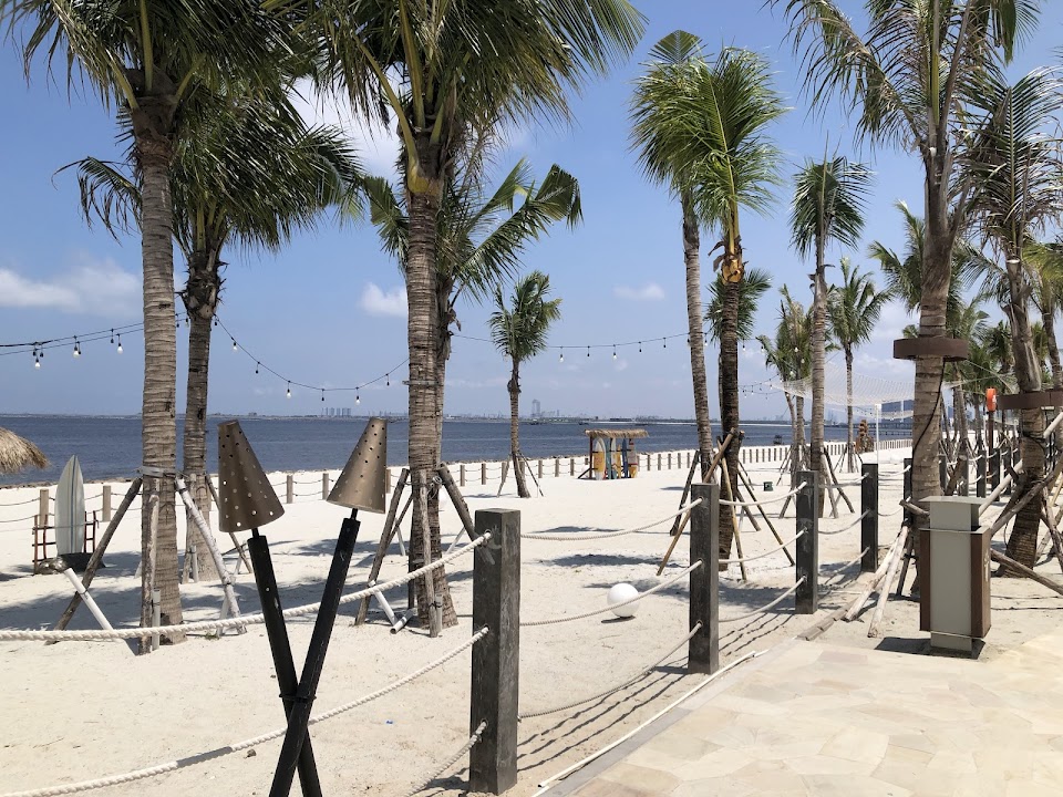 Aloha Playground , Pasir Putih PIK 2