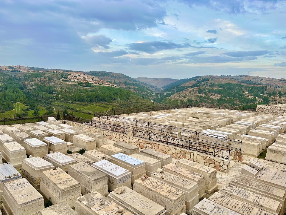 Har HaMenuchot Cemetery