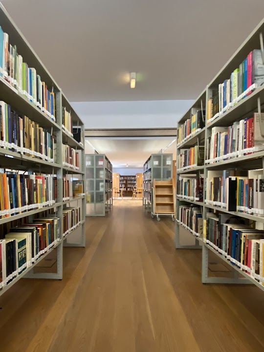 Biblioteca Municipal Almeida Garrett