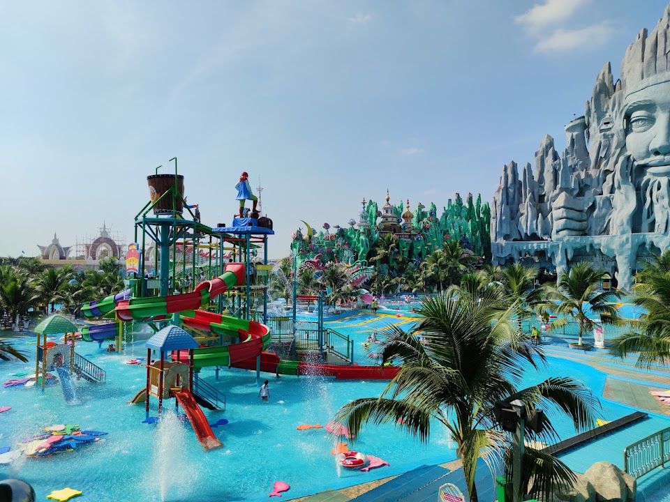 Suoi Tien Theme Park