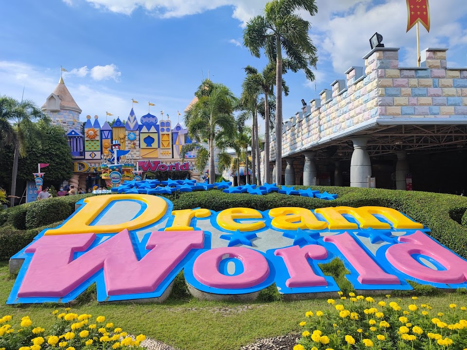 Dream World — Bangkok experience