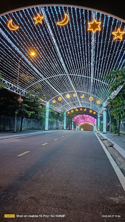 Phố đi bộ Nguyễn Cấu