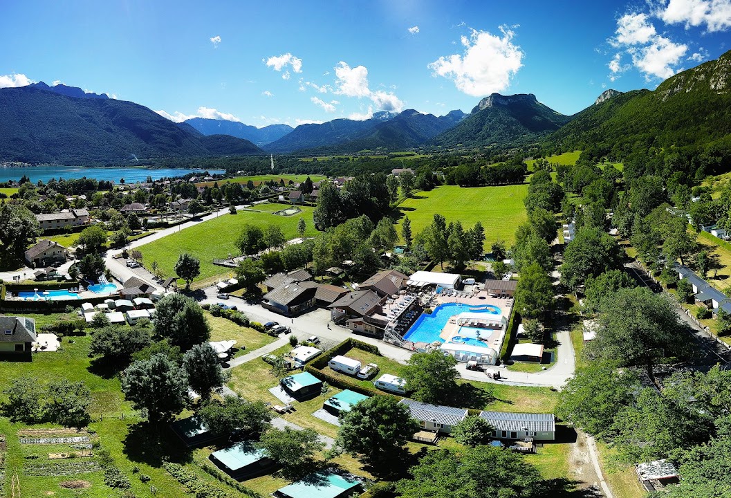 Camping Annecy Lac - Les Fontaines - Lathuile - Yelloh Village