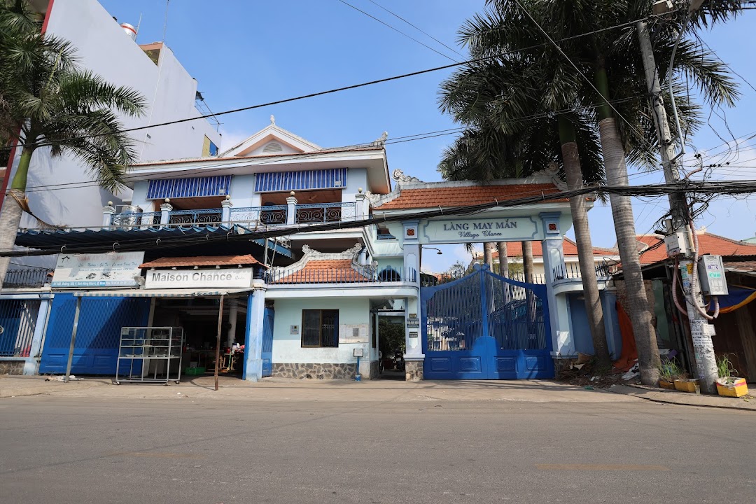 Làng May Mắn - Village Chance