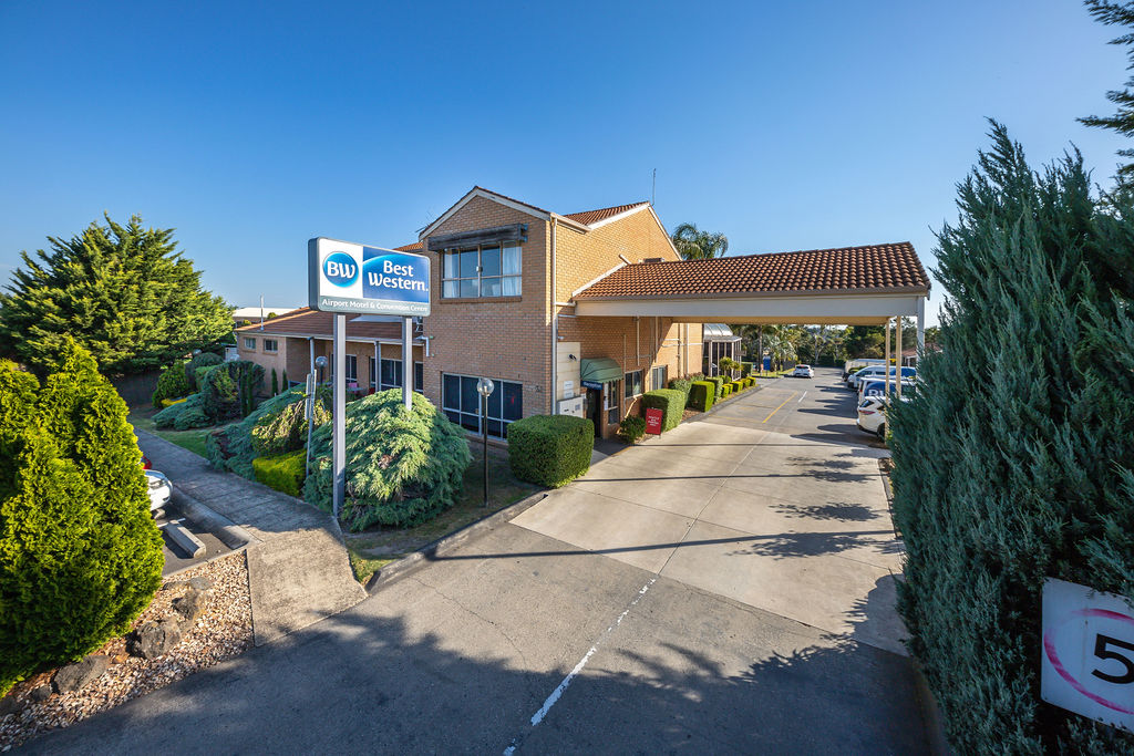 Best Western Airport Motel & Convention Centre