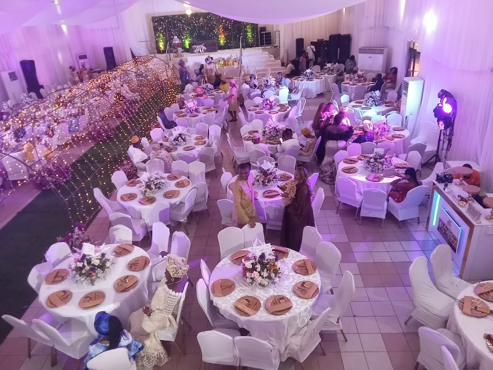 Ostra Halls & Hotel