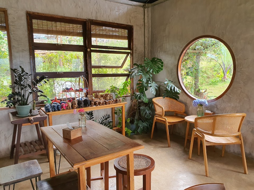 Elefin Farm & Cafe
