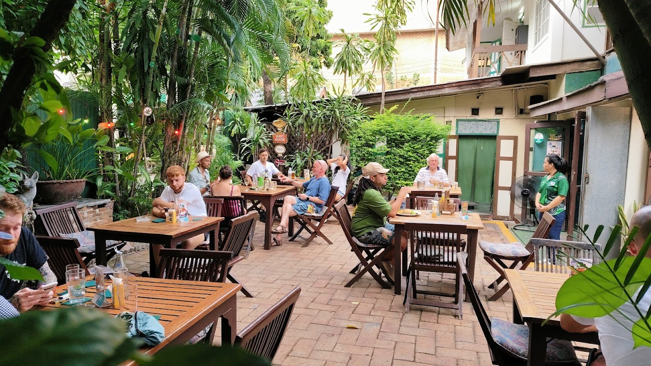 The UN Irish Pub & Restaurant