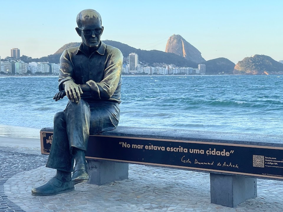 Estátua de Carlos Drummond de Andrade
