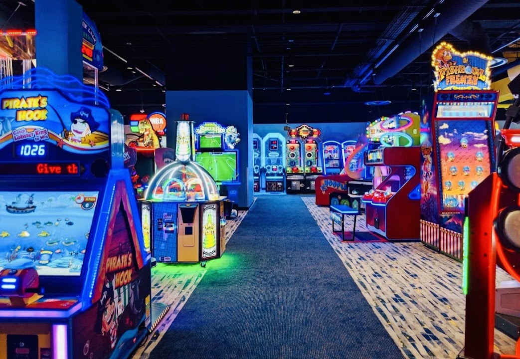 Round1 Bowling & Arcade - Hayward