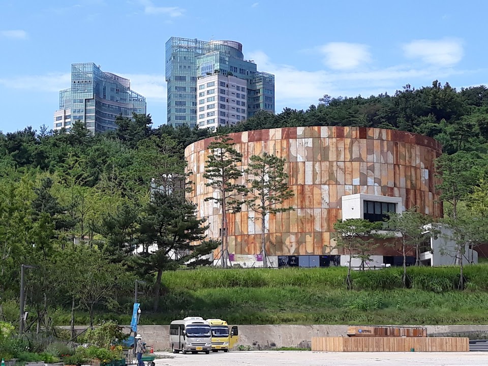 Oil Tank Culture Park