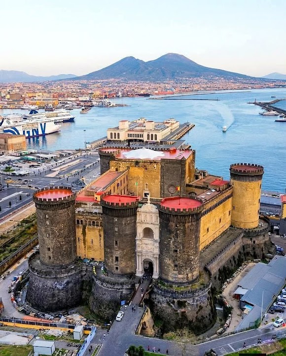 Napoli Garibaldi Square