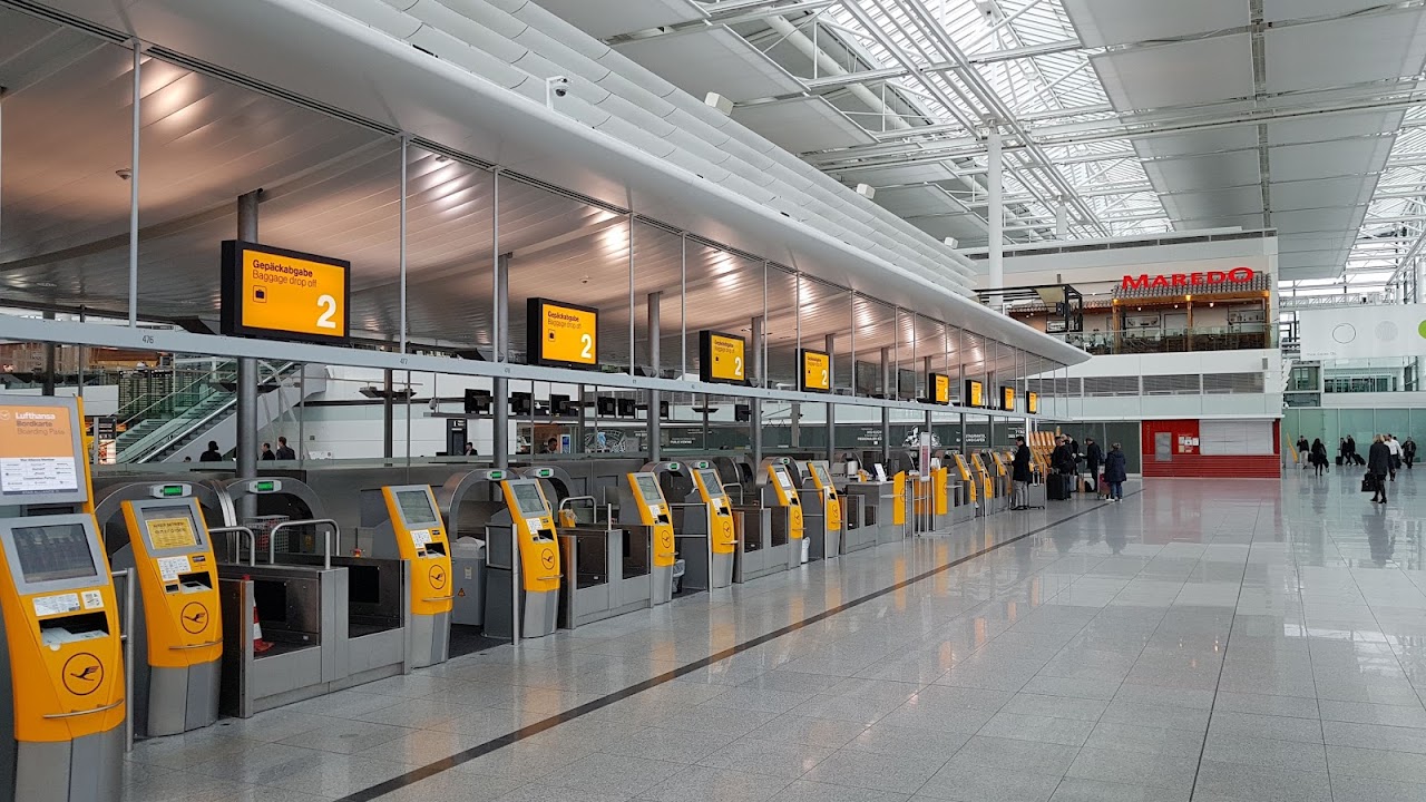 Flughafen München Terminal 2 E 03
