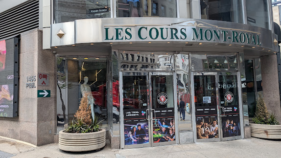 Les Trois Monkeys