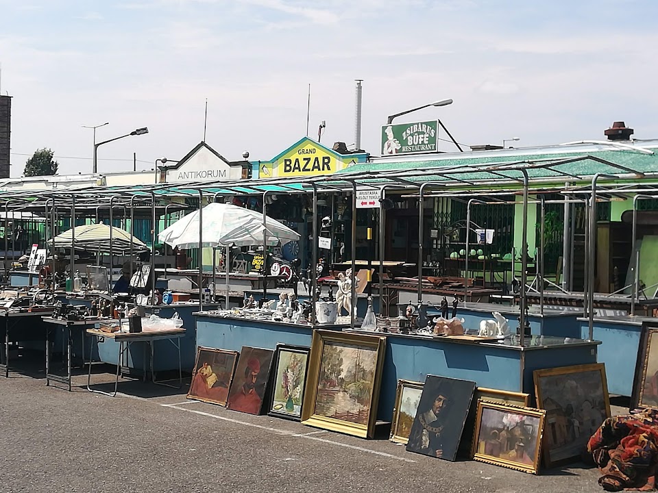 Ecseri Flea Market