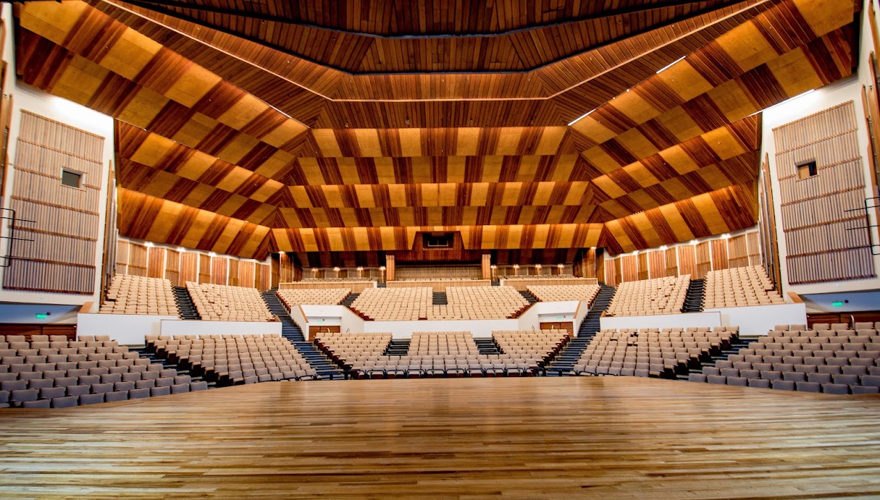 Building 104 - León de Greiff Auditorium