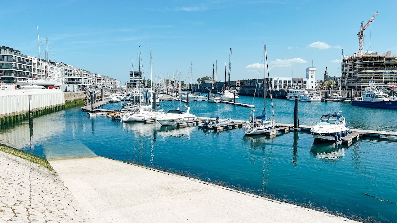 Holiday Suites Zeebrugge — Bruges experience