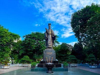 Ly Thai To Flower Garden