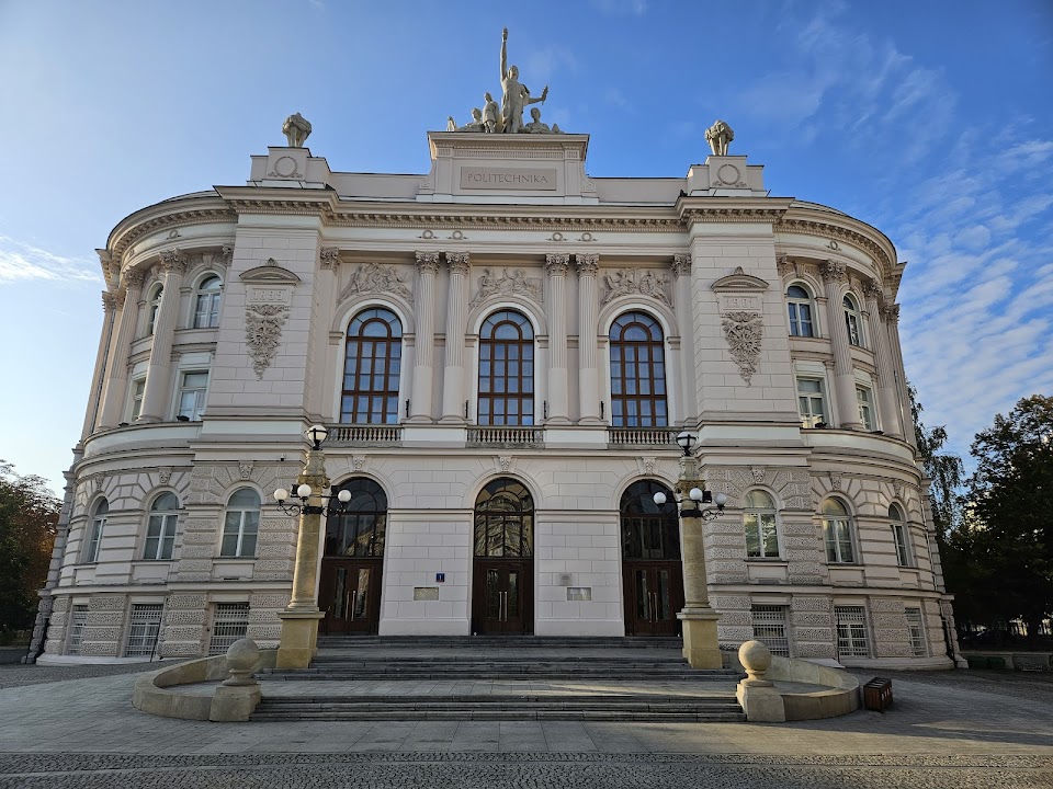 Plac Politechniki 02