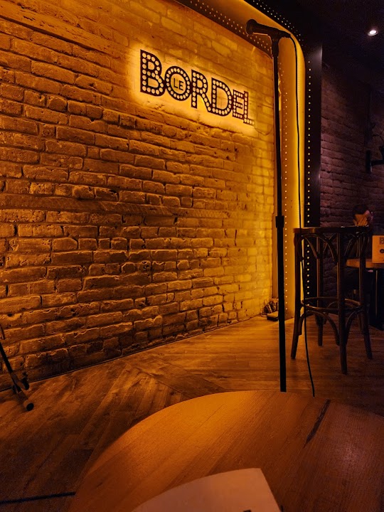 Le Bordel Comédie Club