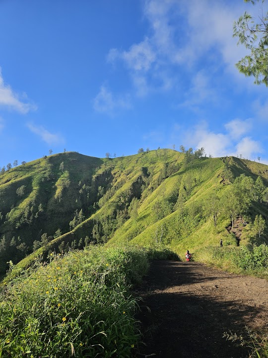 Pendakian bukit trunyan via desa trunyan