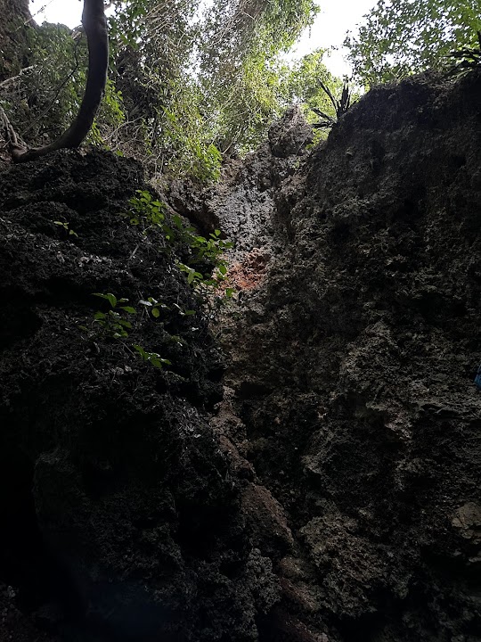 chomvi cave