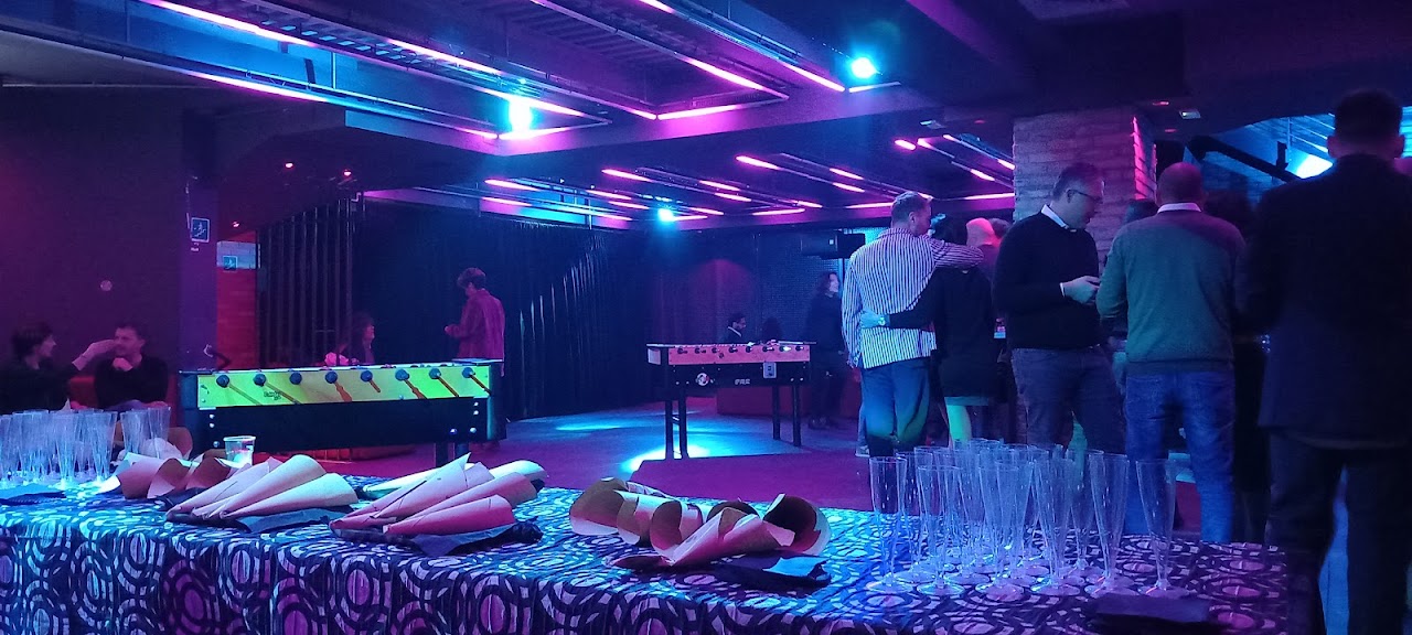 The Wall Club