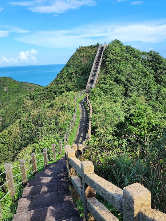 Bitoujiao Trail