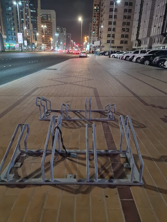 Public cycle stand