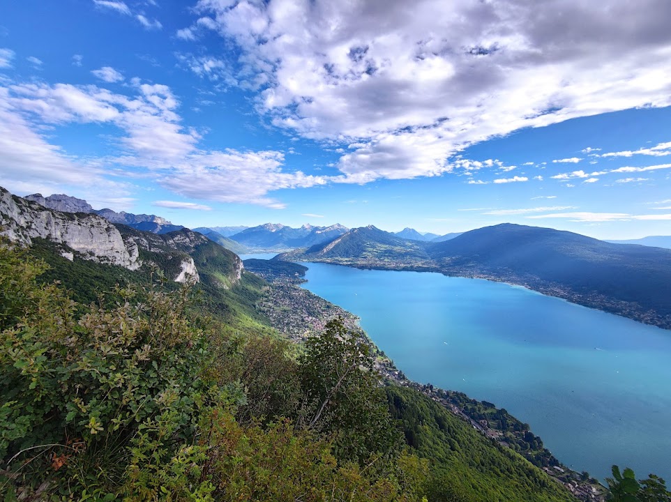Chemin de Randonnée au Mont Veyrier