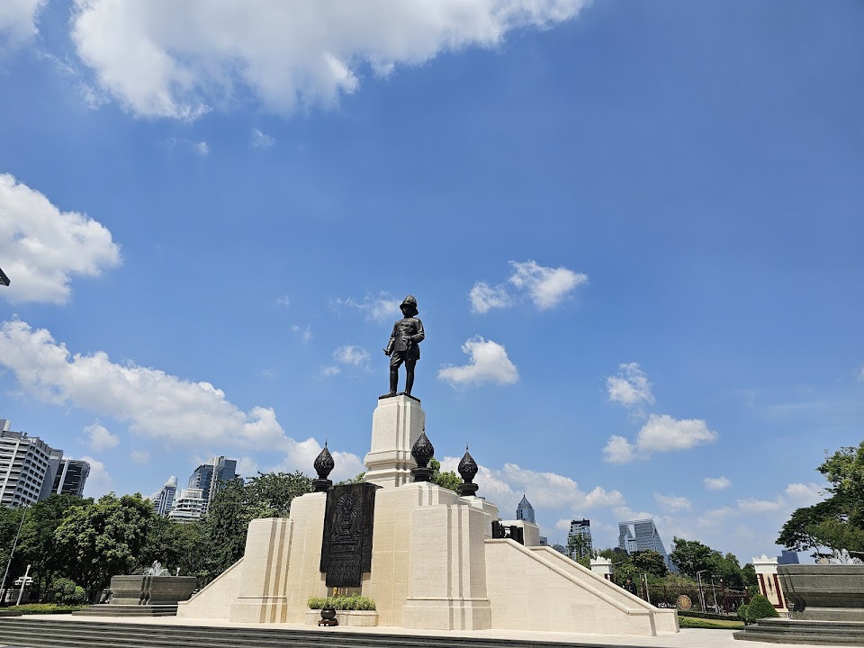 King Rama VI Monument