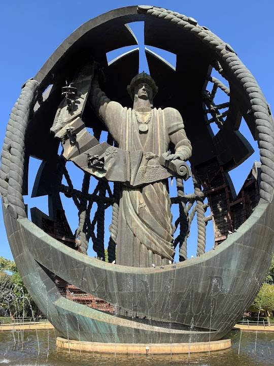 Columbus Egg Monument