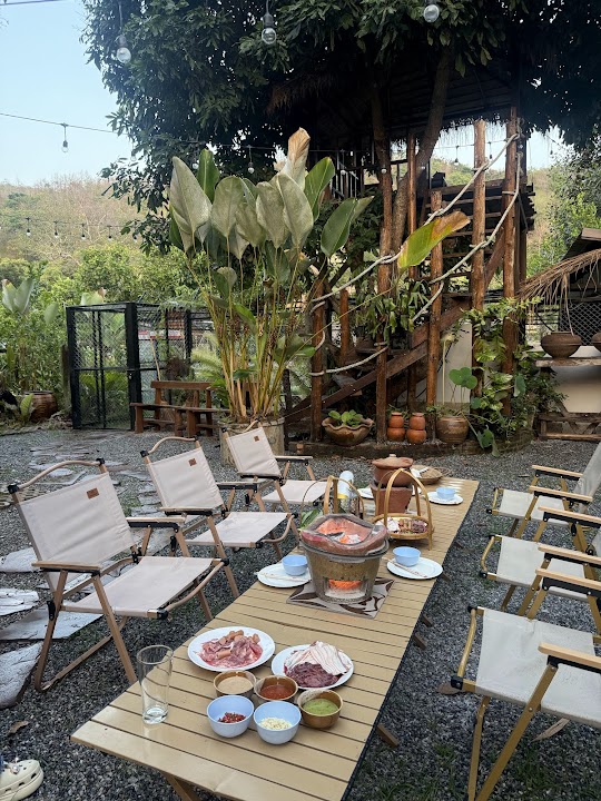 Lion cafe resort