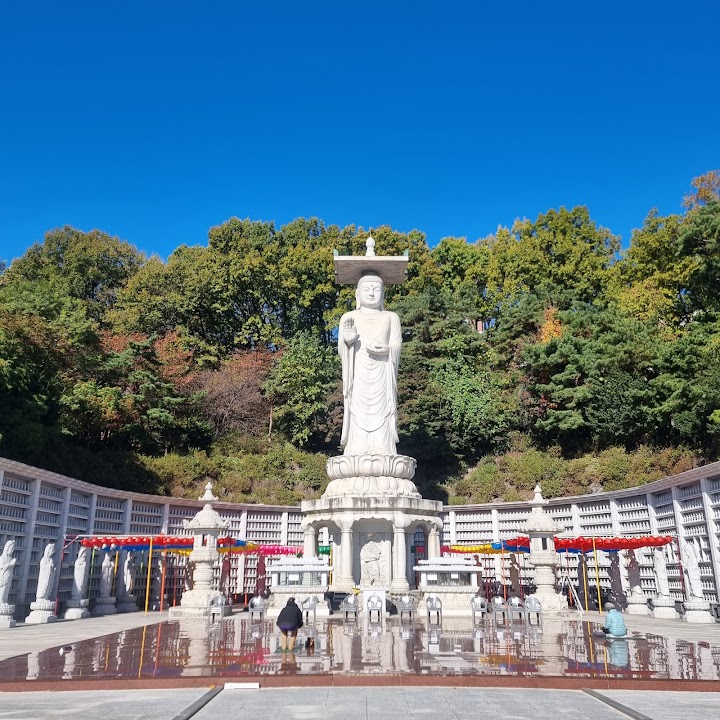 Bongeunsa Temple