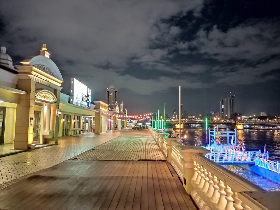 Yodpiman Riverwalk