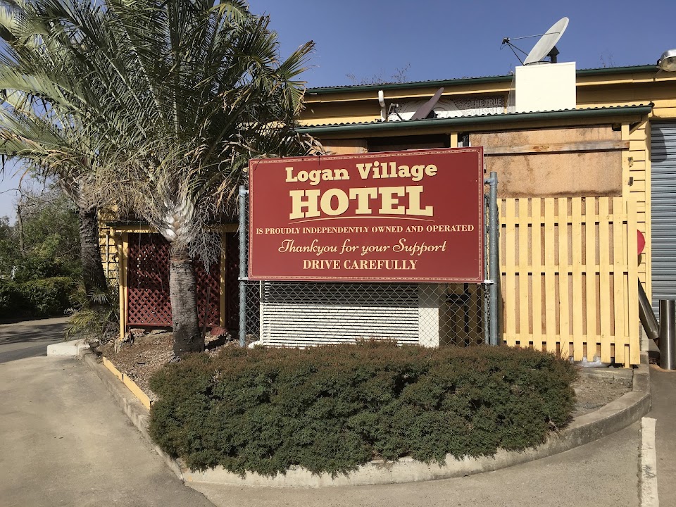 Logan Village Hotel