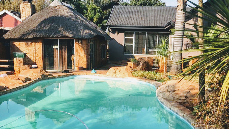 Africaren budget stay