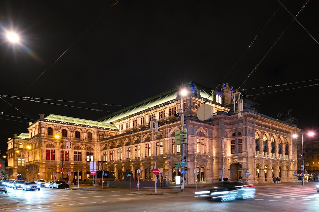 Oper, Karlsplatz U