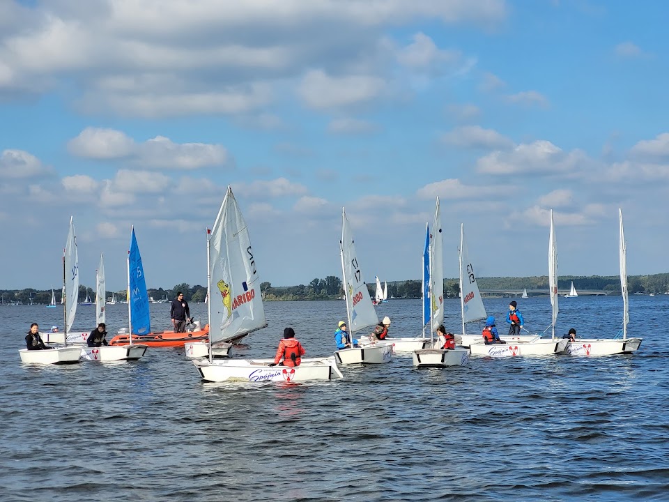 Klub Sportowy "Spójnia-Warszawa" - Półkolonie Letnie i Zimowe, SUP, Snowboard, Kajakarstwo, Brydż