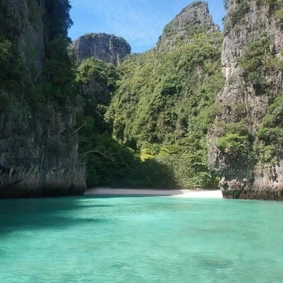 Hat Noppharat Thara-Mu Ko Phi Phi National Park